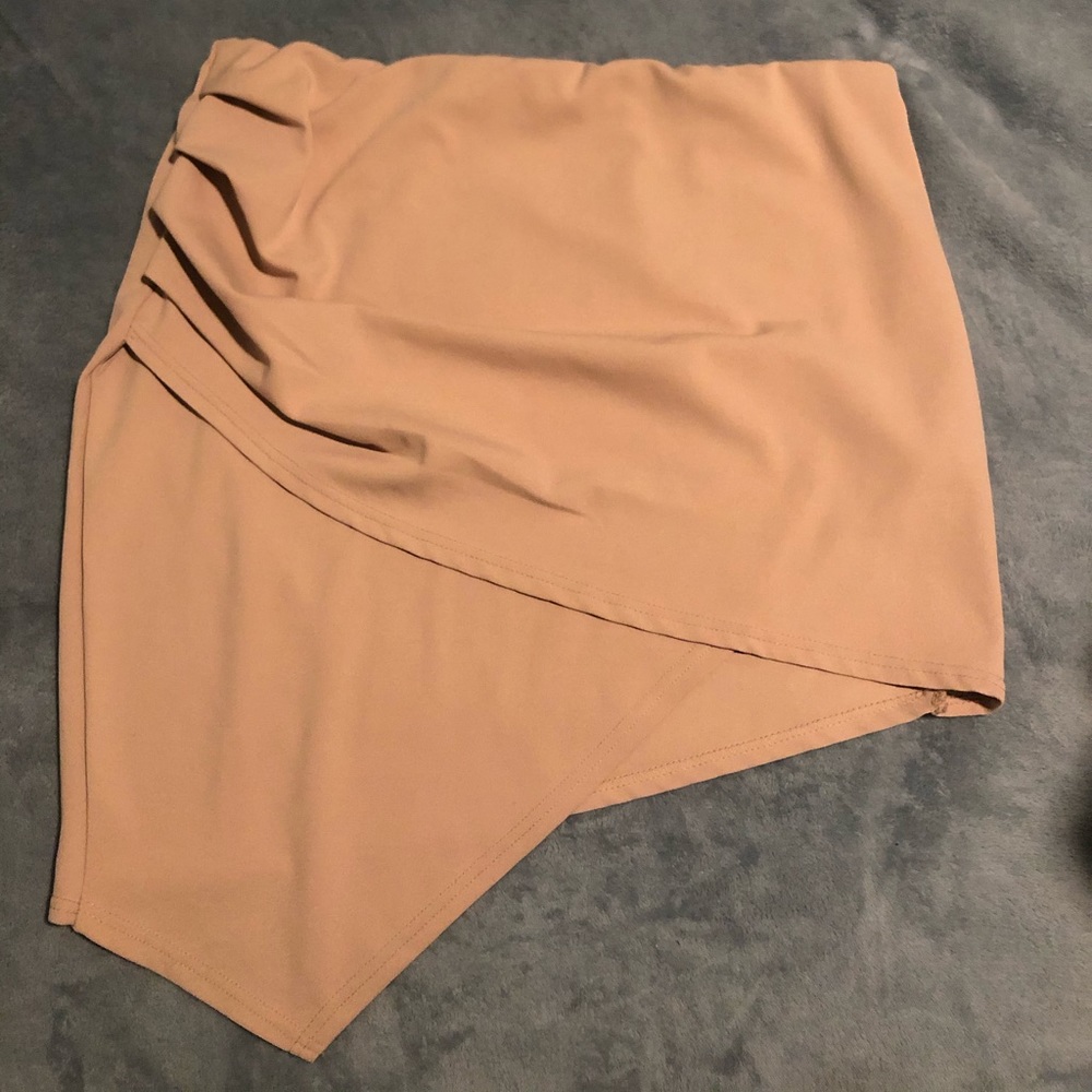 Nude skirt